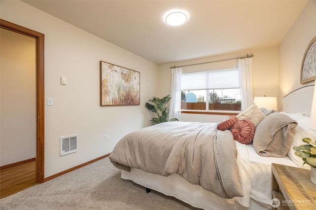 422 Oak Hill Lane, Burlington, WA 98233