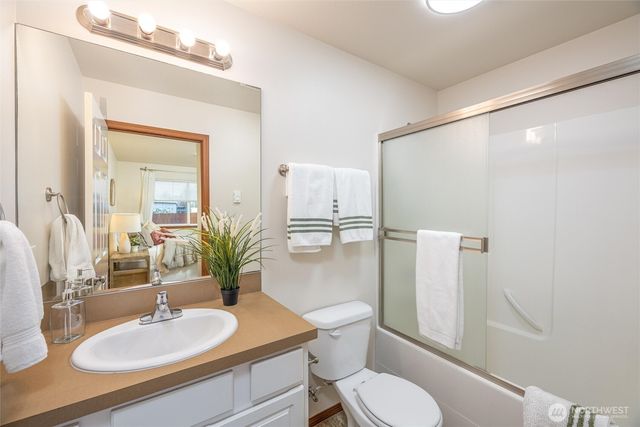 422 Oak Hill Lane, Burlington, WA 98233