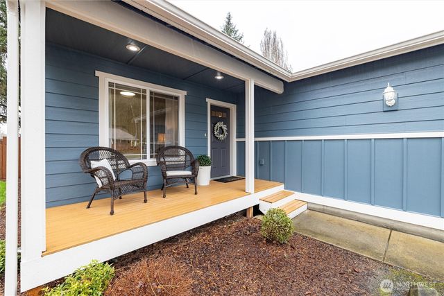 422 Oak Hill Lane, Burlington, WA 98233