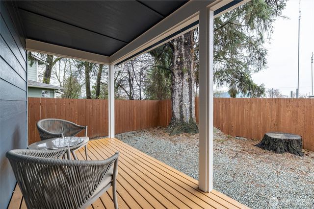 422 Oak Hill Lane, Burlington, WA 98233