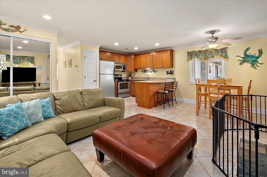 Image 10 of property listing at 149 CAPTAINS QUARTERS RD #10302, Ocean City, MD 21842