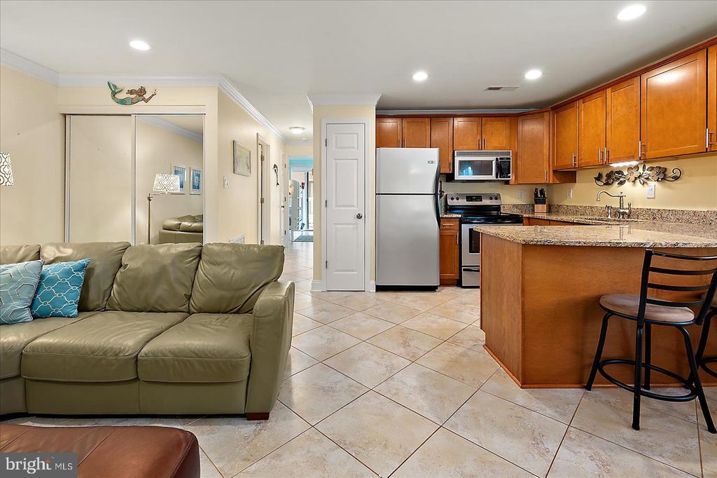 Image 11 of property listing at 149 CAPTAINS QUARTERS RD #10302, Ocean City, MD 21842