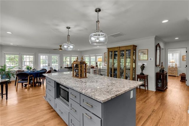 2035 Beecher Rd, Atlanta, GA 30311