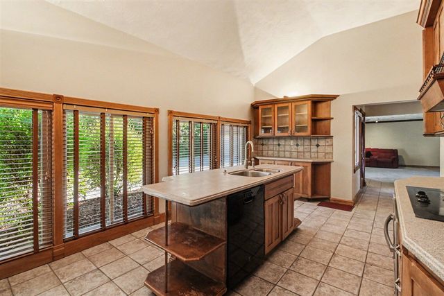 9425 Lamont Street, Livonia, MI 48150