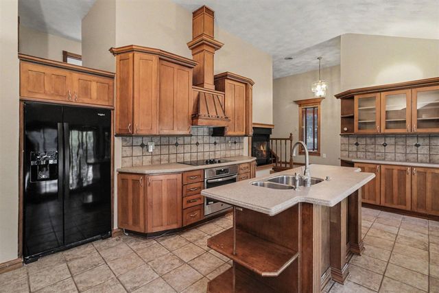 9425 Lamont Street, Livonia, MI 48150