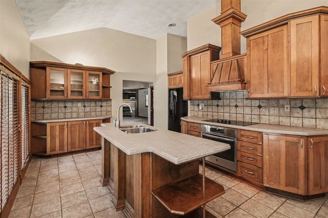 9425 Lamont Street, Livonia, MI 48150