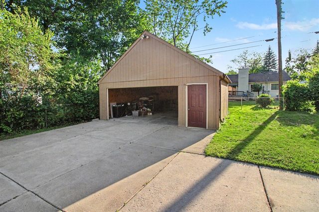 9425 Lamont Street, Livonia, MI 48150