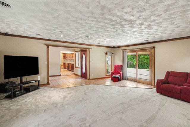 9425 Lamont Street, Livonia, MI 48150