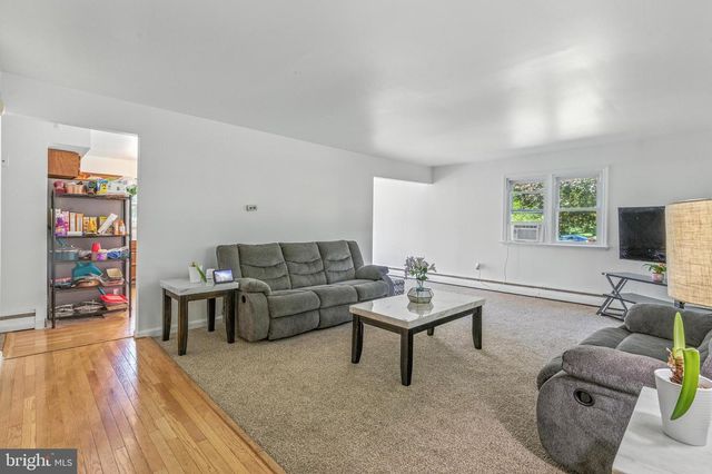 746 W HOFFECKER RD, Pottstown, PA 19465
