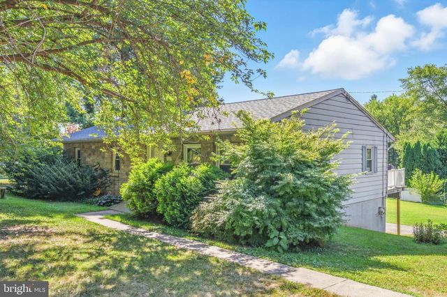 746 W HOFFECKER RD, Pottstown, PA 19465