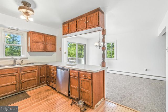 746 W HOFFECKER RD, Pottstown, PA 19465