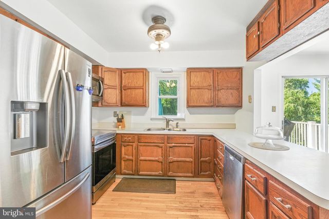 746 W HOFFECKER RD, Pottstown, PA 19465