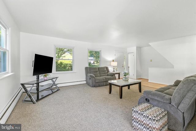 746 W HOFFECKER RD, Pottstown, PA 19465