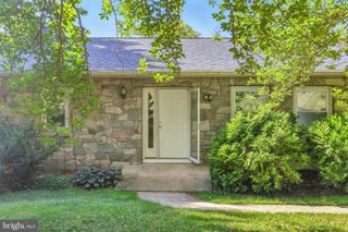 746 W HOFFECKER RD, Pottstown, PA 19465