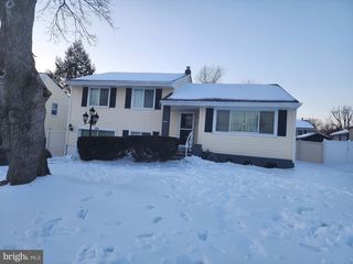 136 VALLEY RUN DR, Cherry Hill, NJ 08002