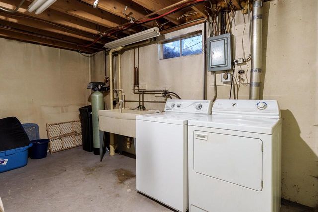 1437 S Chatham Street, Janesville, WI 53546