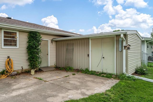 1437 S Chatham Street, Janesville, WI 53546