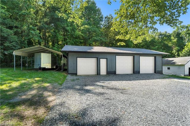 242 Hub Everhart Road, Thomasville, NC 27360