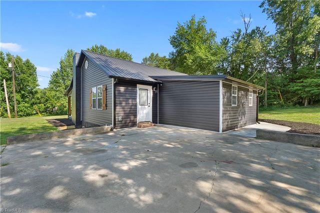 242 Hub Everhart Road, Thomasville, NC 27360
