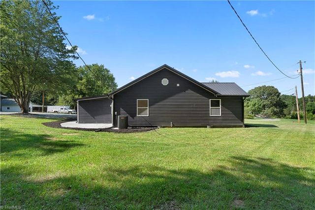 242 Hub Everhart Road, Thomasville, NC 27360