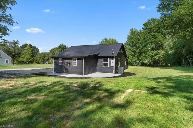 242 Hub Everhart Road, Thomasville, NC 27360