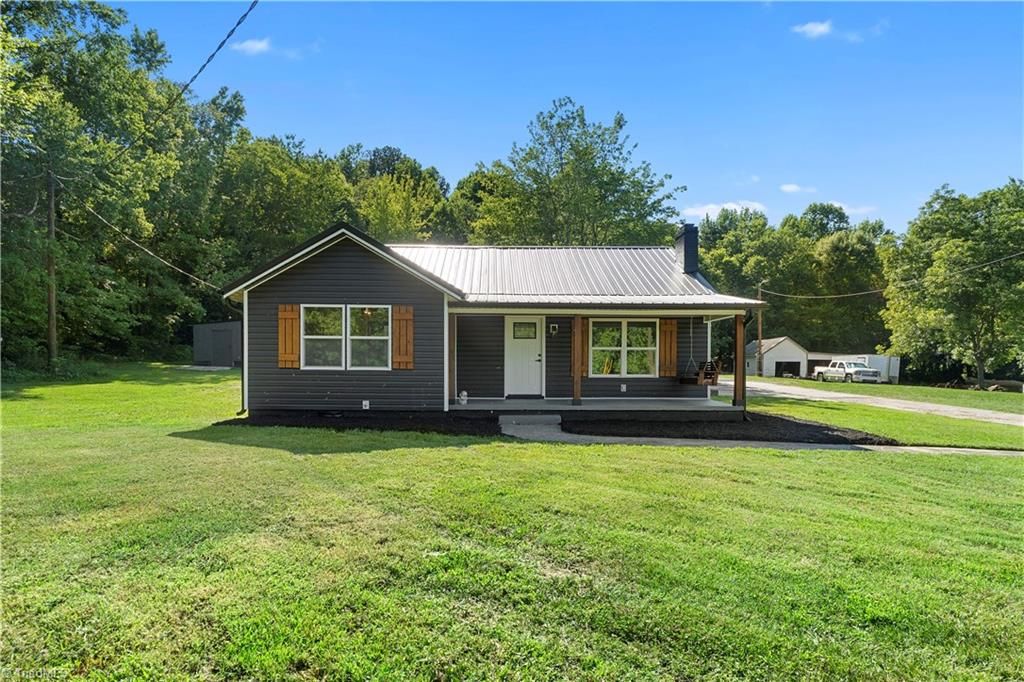 242 Hub Everhart Road, Thomasville, NC 27360