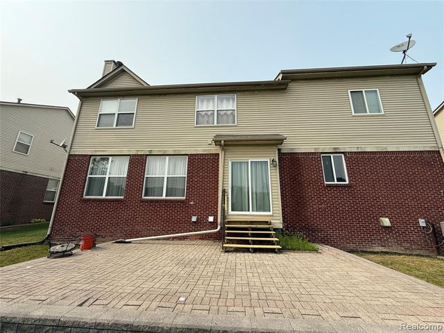 15584 Timbers Edge Drive, Clinton Township, MI 48035