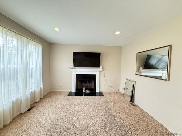 15584 Timbers Edge Drive, Clinton Township, MI 48035