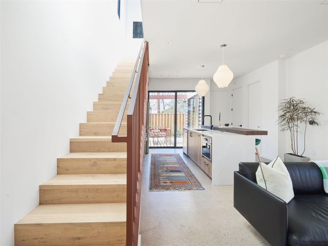 1000 Gullett ST 2, Austin, TX 78702