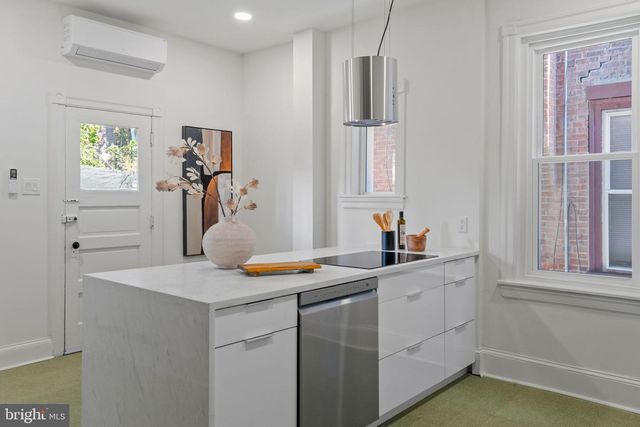 131 W ABBOTTSFORD AVE, Philadelphia, PA 19144