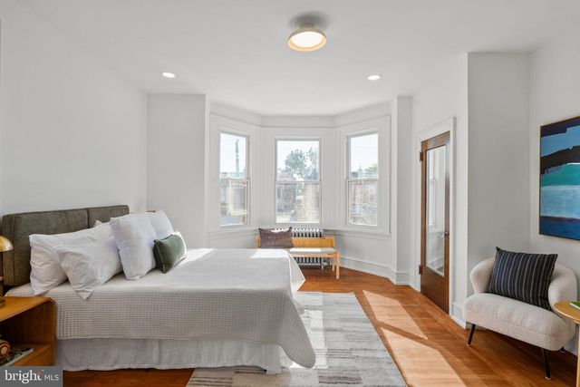 131 W ABBOTTSFORD AVE, Philadelphia, PA 19144