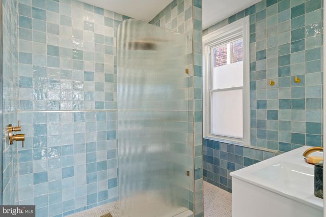 131 W ABBOTTSFORD AVE, Philadelphia, PA 19144