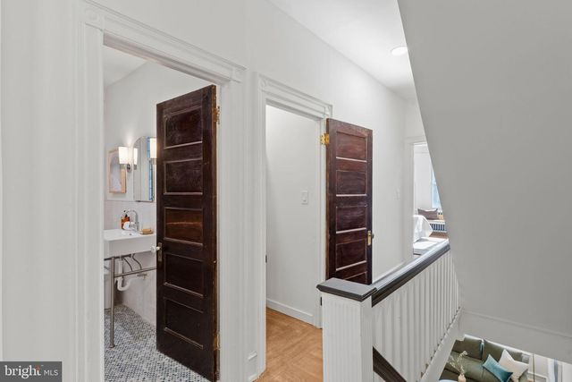 131 W ABBOTTSFORD AVE, Philadelphia, PA 19144