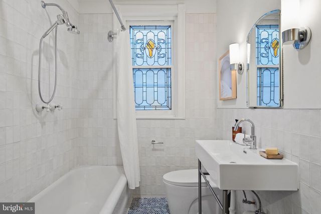 131 W ABBOTTSFORD AVE, Philadelphia, PA 19144