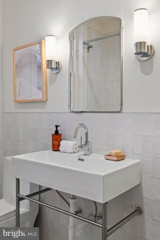 131 W ABBOTTSFORD AVE, Philadelphia, PA 19144