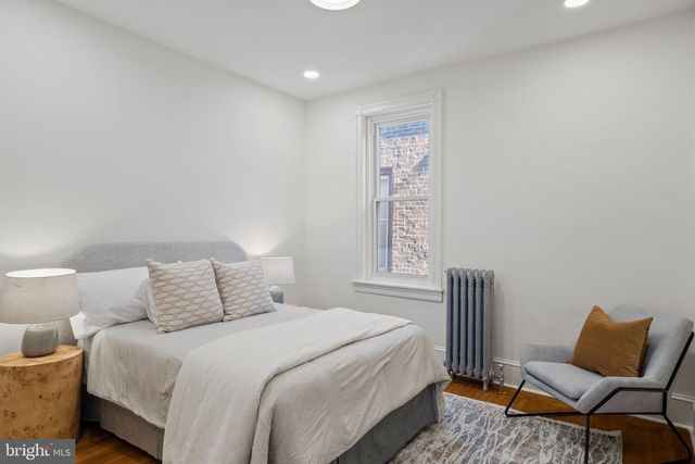 131 W ABBOTTSFORD AVE, Philadelphia, PA 19144