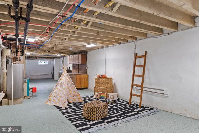131 W ABBOTTSFORD AVE, Philadelphia, PA 19144