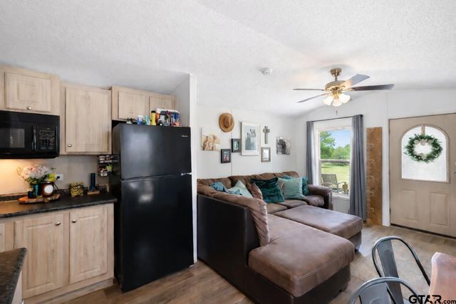 9823 County Road 2228, Whitehouse, TX 75791