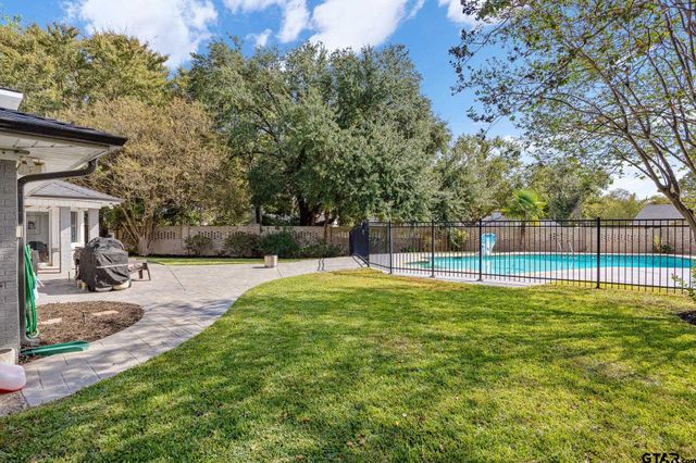 287 North Bay Drive, Bullard, TX 75757