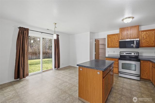 1116 Daffodil Avenue NE, Orting, WA 98360