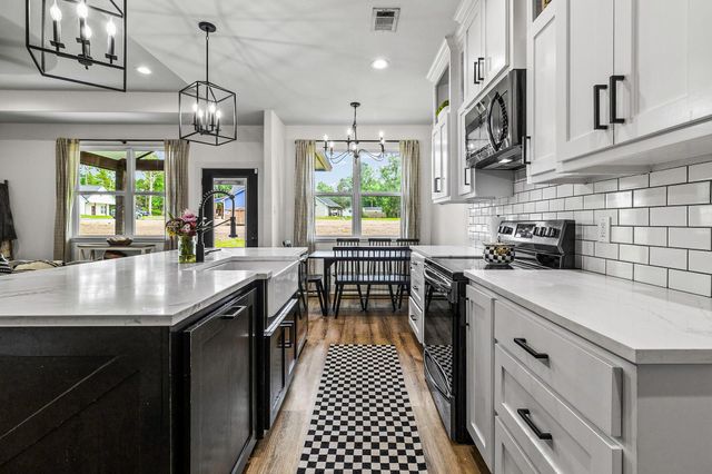 141 Summer Place, Livingston, TX 77351