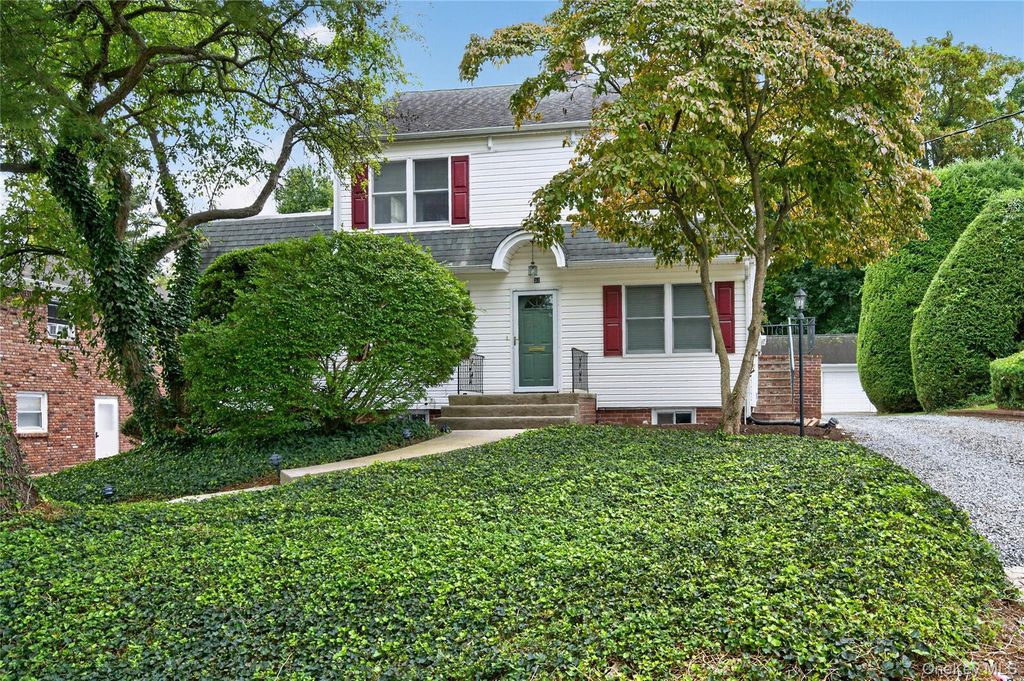 432 W Main Street, Huntington, NY 11743 — photo 2