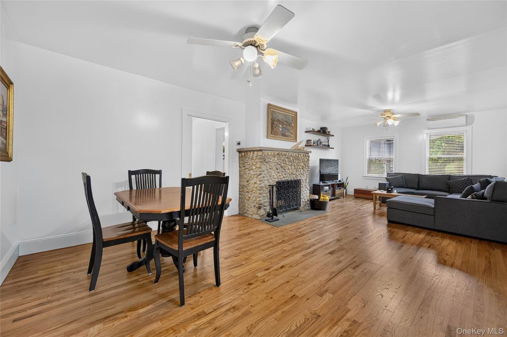 432 W Main Street, Huntington, NY 11743 — photo 4