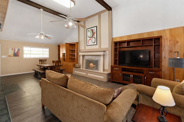 104 Oakcrest Court, Trinidad, TX 75163