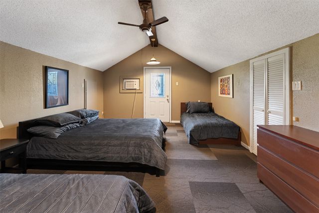 104 Oakcrest Court, Trinidad, TX 75163