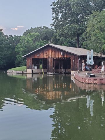 104 Oakcrest Court, Trinidad, TX 75163