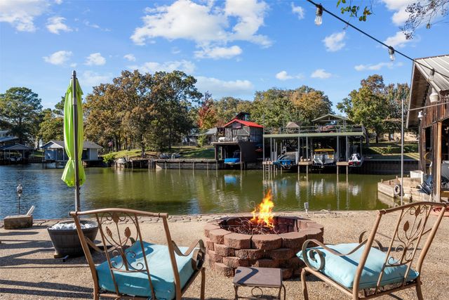 104 Oakcrest Court, Trinidad, TX 75163