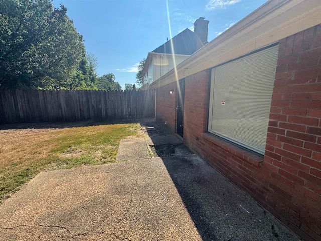 7266 WOODSHIRE RD, Memphis, TN 38125