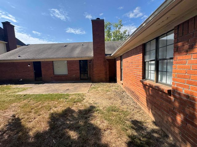 7266 WOODSHIRE RD, Memphis, TN 38125