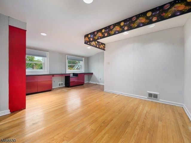 667 Brentwood Dr, South Orange Village Twp., NJ 07079
